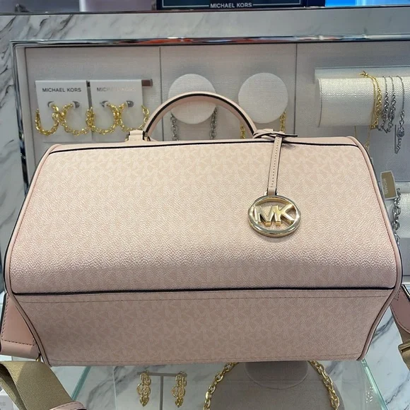 Michael Kors med Duffle Satchel Crossbody Bag Travel
Light Powder Blush 
NWT - Picture 9 of 16